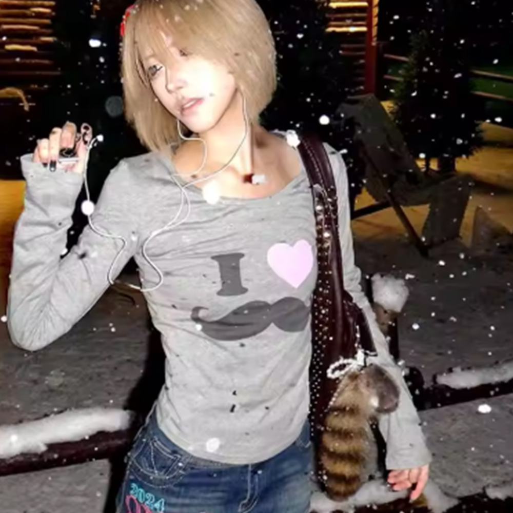 Street Fashion In Korea - 일본 Y2K 수염 프린트 티셔츠 빈티지