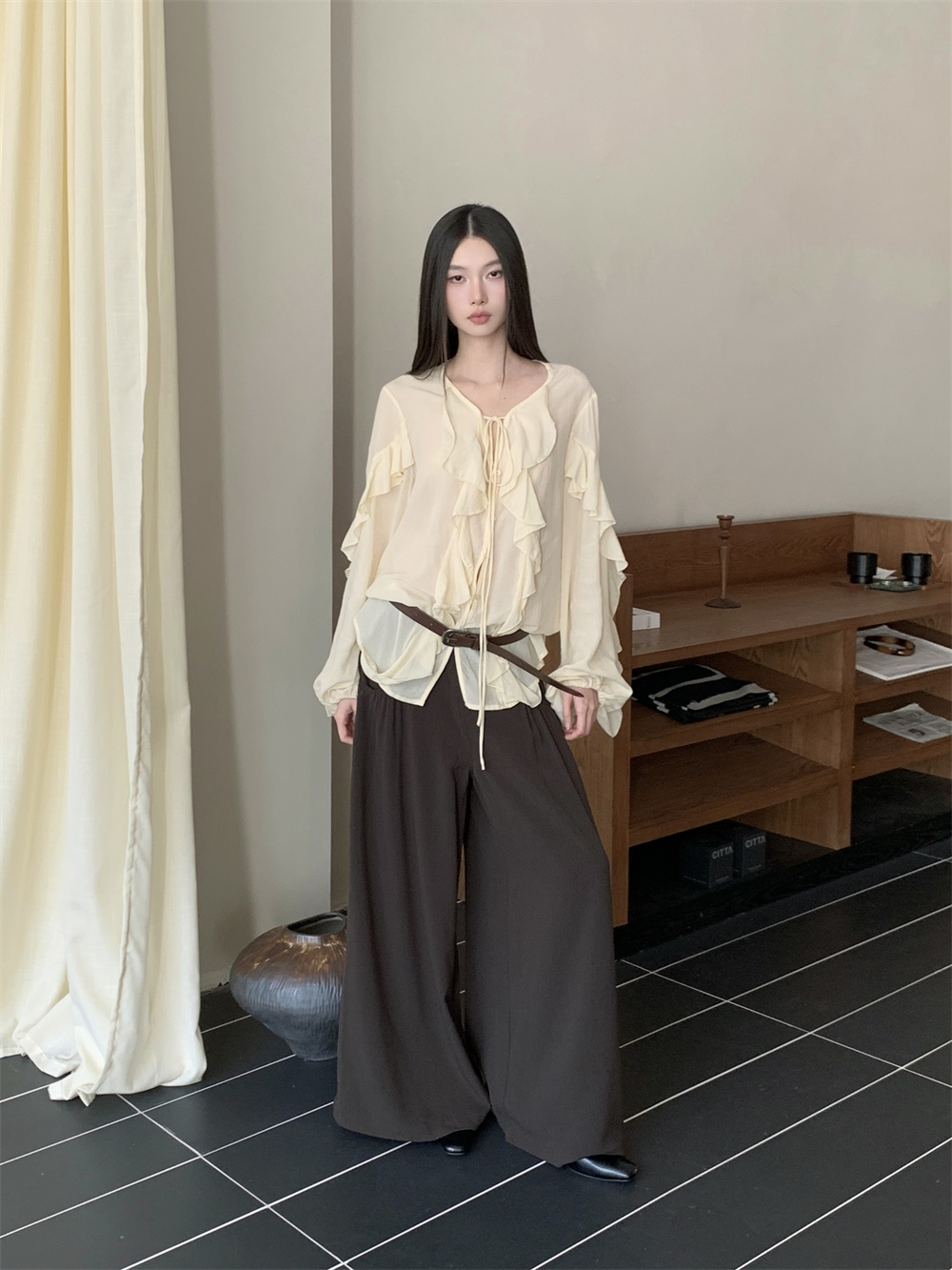 CHEERART 러플 브이넥 타이 프론트 블라우스 여성 - Street Fashion Fall 2025 리뷰 및 가격